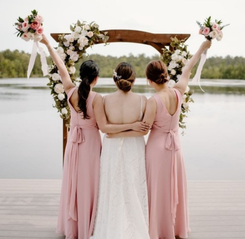 Swan Lake is perfect for hosting weddings